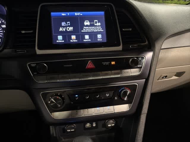 Thumbnail: 2019 Hyundai Sonata - 10