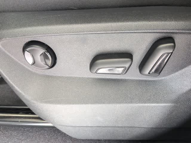 Thumbnail: 2021 Volkswagen Atlas - 17