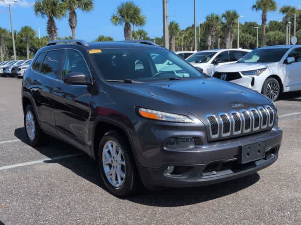 Used 2016 Jeep Cherokee Latitude SUV