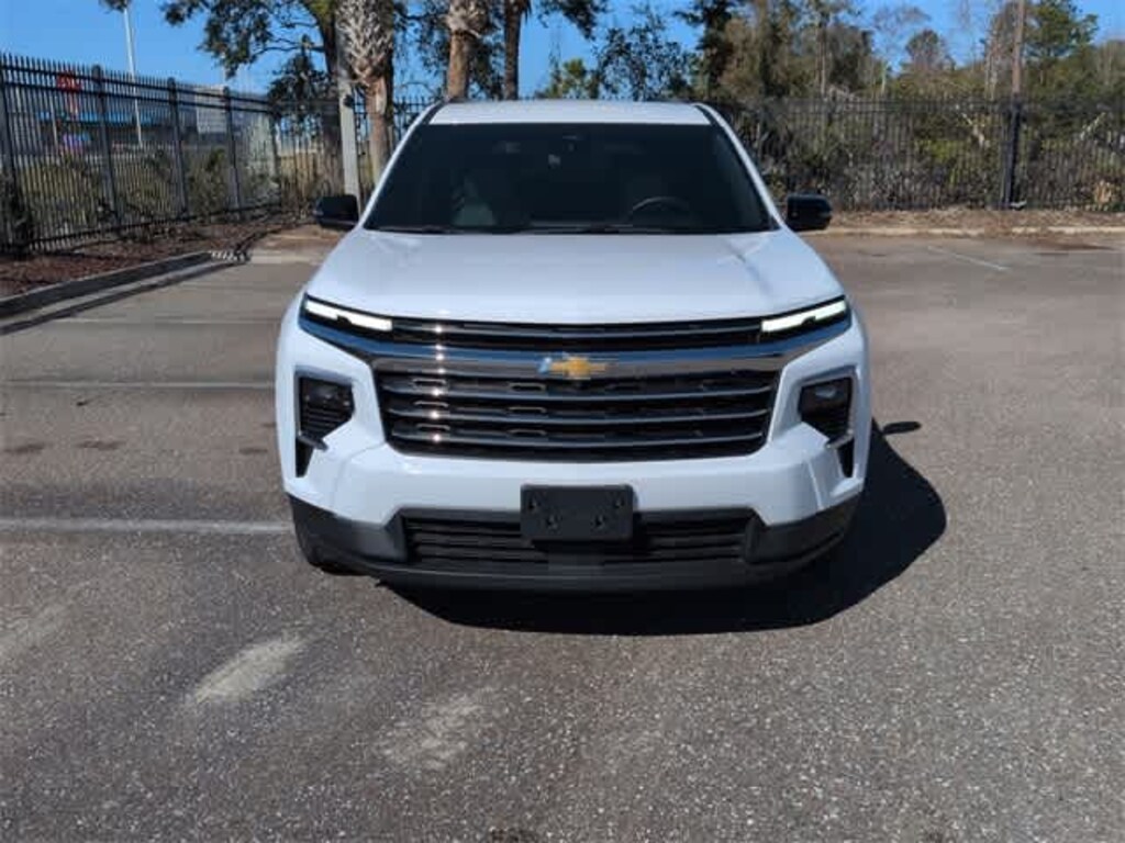 Used 2024 Chevrolet Traverse FWD LT SUV