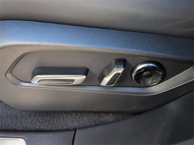 Thumbnail: 2025 Acura RDX - 18