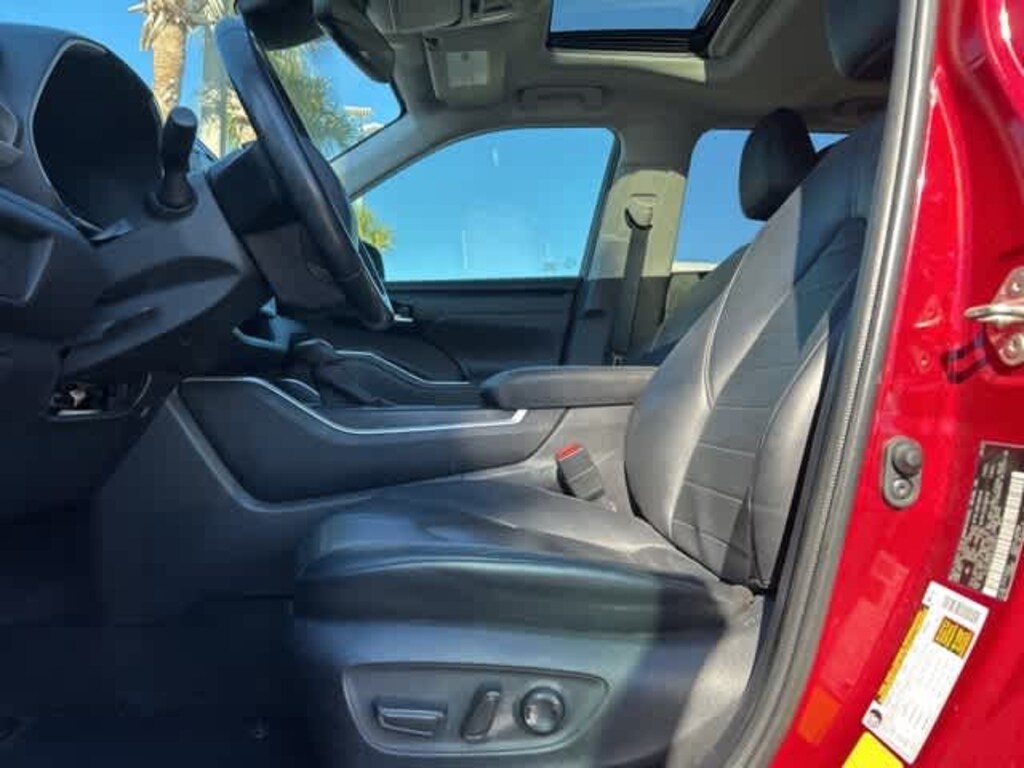 Used 2020 Toyota Highlander XLE SUV