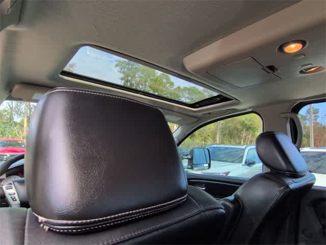 Thumbnail: 2015 Nissan Titan - 23