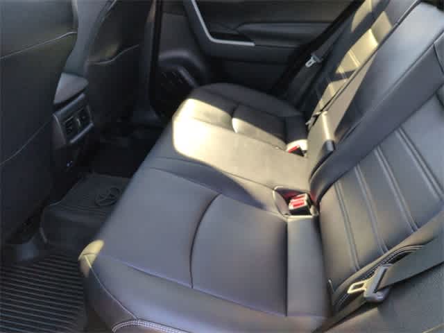 Thumbnail: 2022 Toyota RAV4 - 21