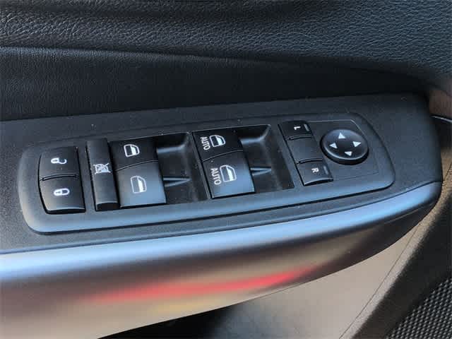 Thumbnail: 2019 Jeep Cherokee - 38