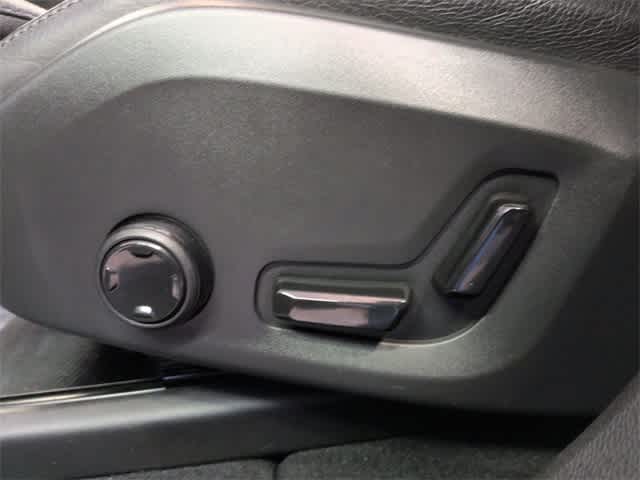 Thumbnail: 2018 Volvo XC60 - 18