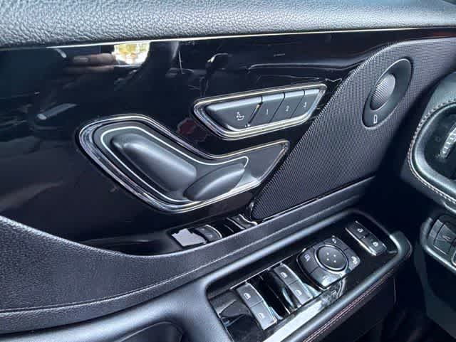Thumbnail: 2022 Lincoln Aviator - 30
