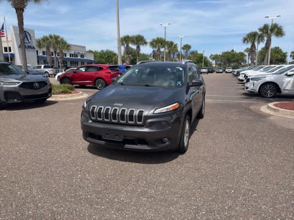 Used 2016 Jeep Cherokee Latitude SUV