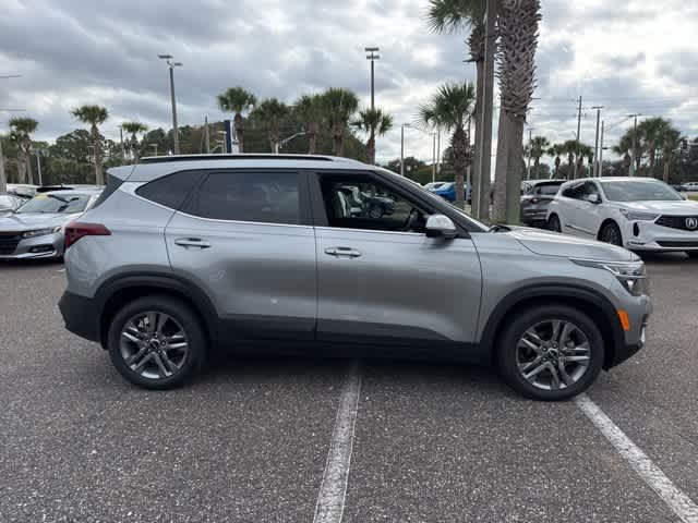 Thumbnail: 2023 Kia Seltos - 6