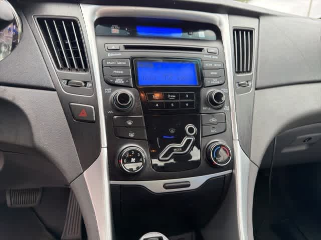 Thumbnail: 2012 Hyundai Sonata - 10