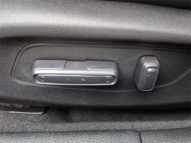 Thumbnail: 2023 Acura Integra - 18