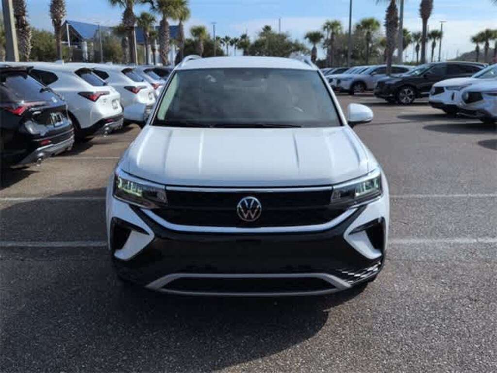 Used 2024 Volkswagen Taos SE SUV