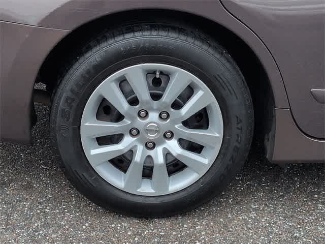 Thumbnail: 2013 Nissan Altima - 14