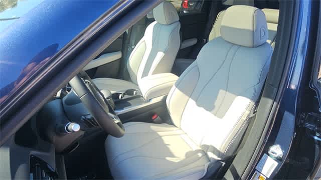 Thumbnail: 2025 Acura RDX - 12