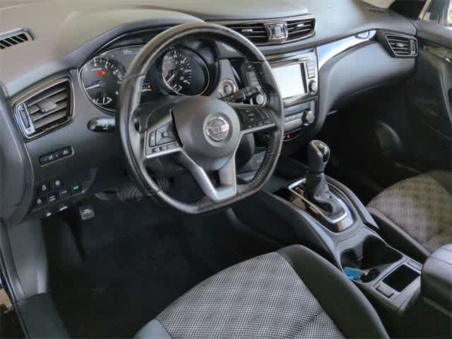 Thumbnail: 2022 Nissan Rogue Sport - 10