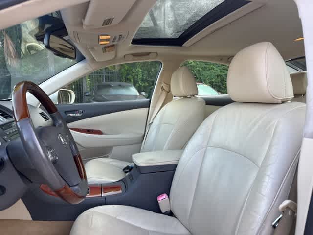 Thumbnail: 2011 Lexus ES - 11