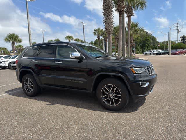 Thumbnail: 2017 Jeep Grand Cherokee - 12