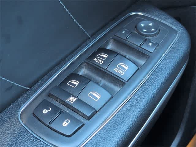 Thumbnail: 2018 Dodge Charger - 39