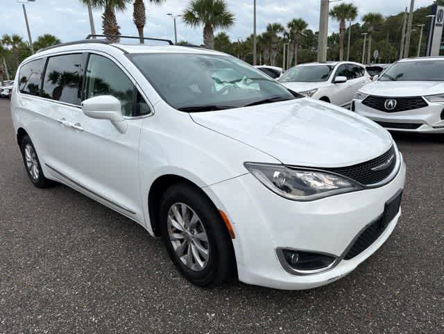 Thumbnail: 2017 Chrysler Pacifica - 11