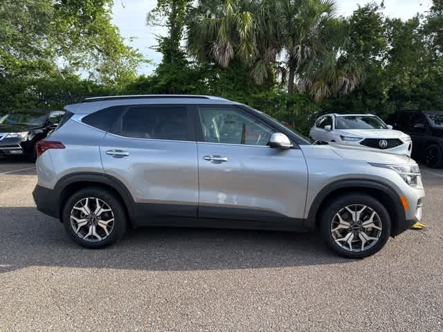 2022 Kia Seltos EX 6