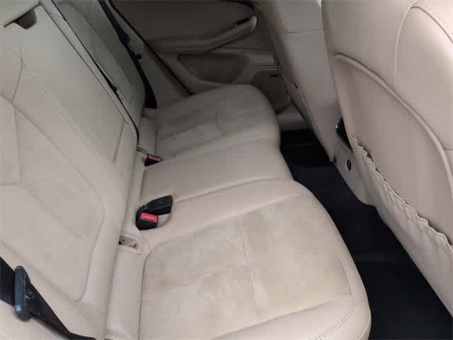 Thumbnail: 2021 Porsche Macan - 21