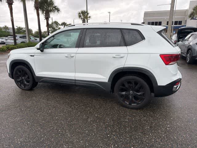 Thumbnail: 2022 Volkswagen Taos - 4