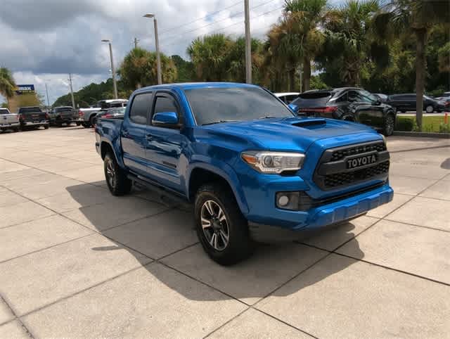 2016 Toyota Tacoma SR5 TRD Sport photo 2