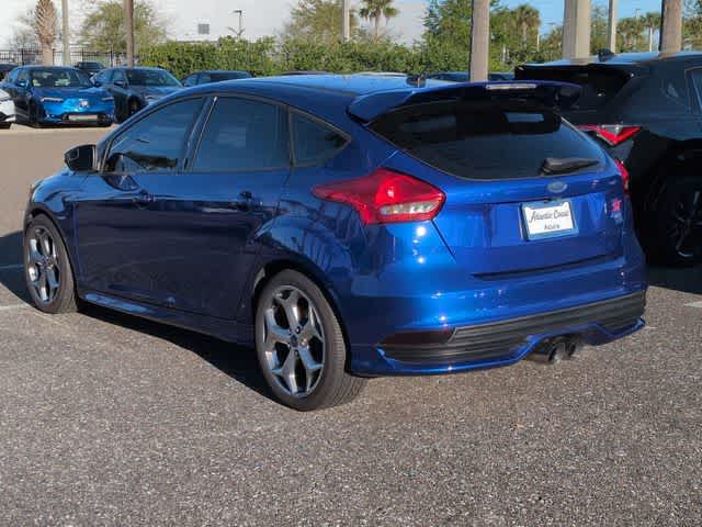 Thumbnail: 2015 Ford Focus - 6