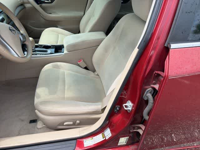 Thumbnail: 2014 Nissan Altima - 21