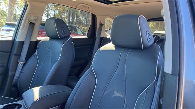 Thumbnail: 2025 Acura RDX - 12