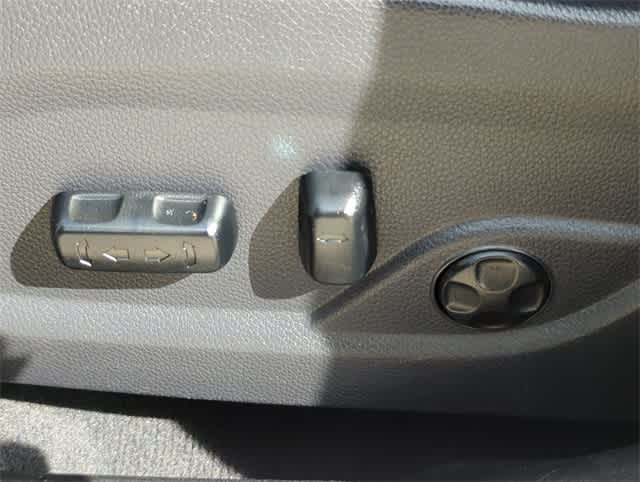 Thumbnail: 2017 Hyundai Santa Fe - 18