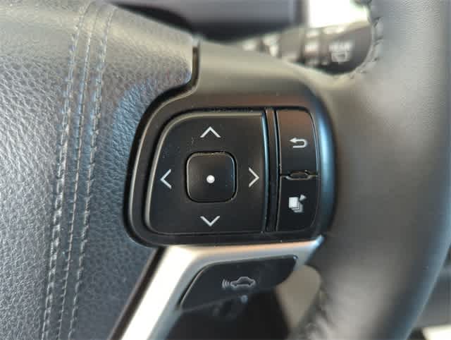 Thumbnail: 2016 Toyota Highlander - 27