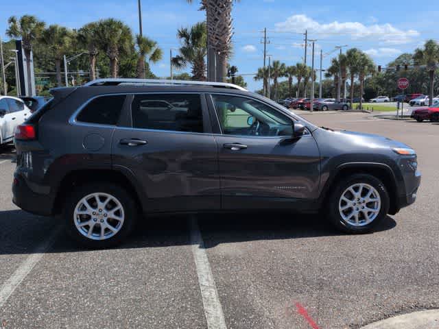Thumbnail: 2016 Jeep Cherokee - 9