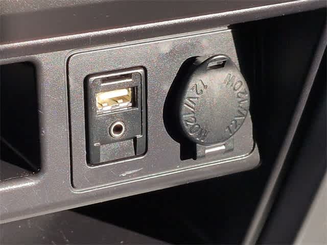 Thumbnail: 2017 Toyota 4Runner - 32