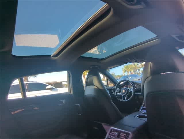 Thumbnail: 2020 Porsche Panamera - 22