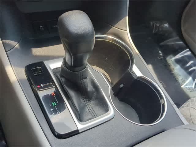 Thumbnail: 2016 Toyota Highlander - 28