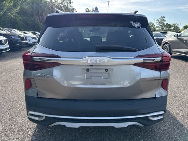 2022 Kia Seltos EX 4