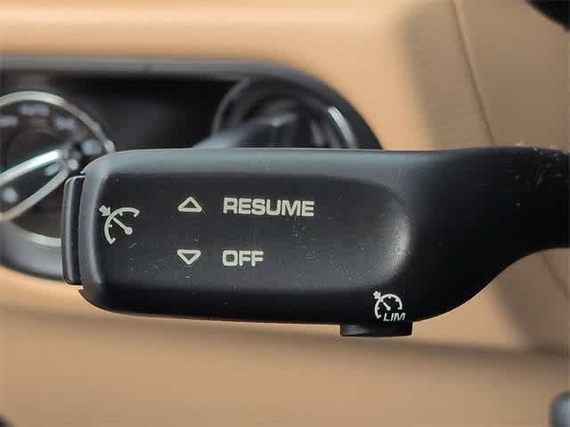 Thumbnail: 2021 Porsche Macan - 41