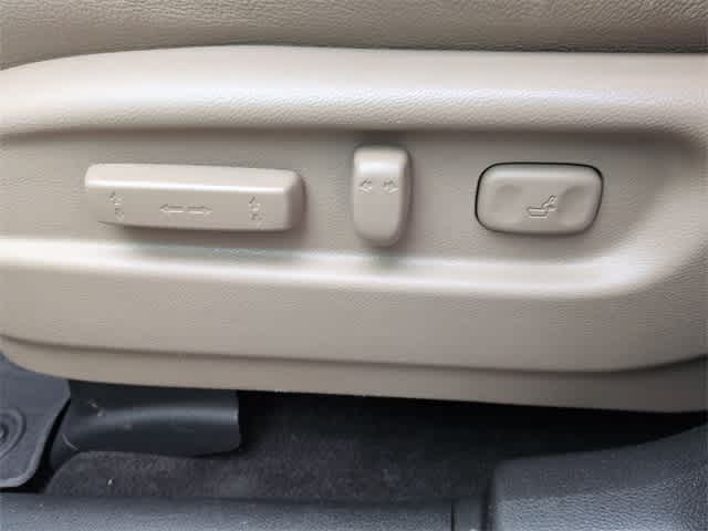 Thumbnail: 2016 Honda Pilot - 18