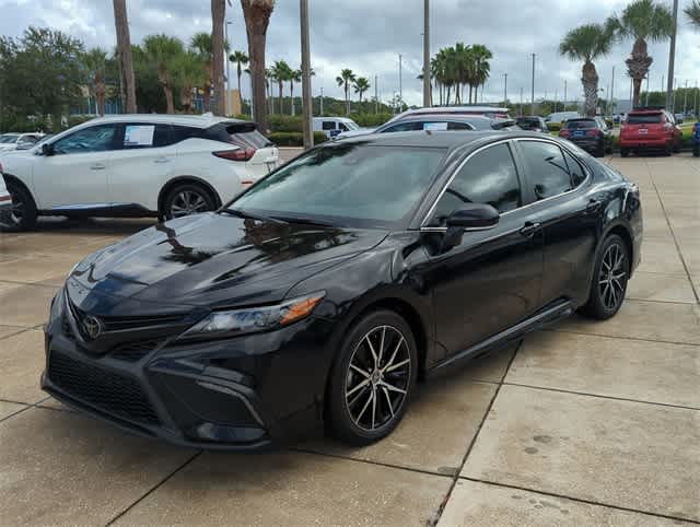 2023 Toyota Camry SE photo 4