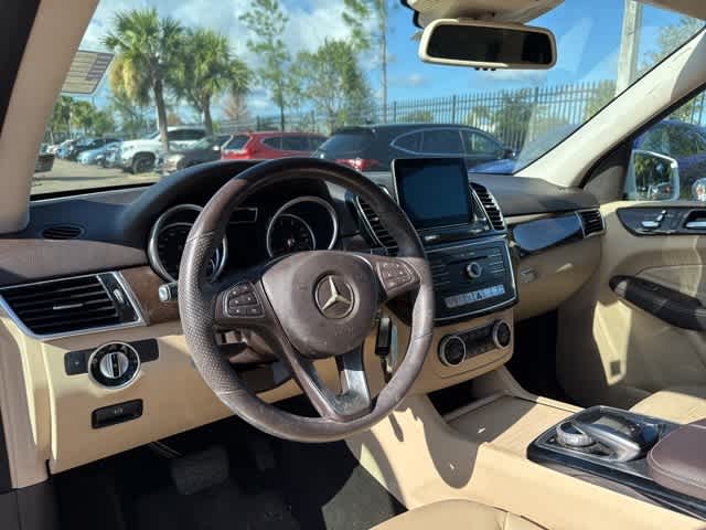 Thumbnail: 2016 Mercedes-Benz GLE - 8