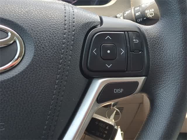 Thumbnail: 2016 Toyota Highlander - 23