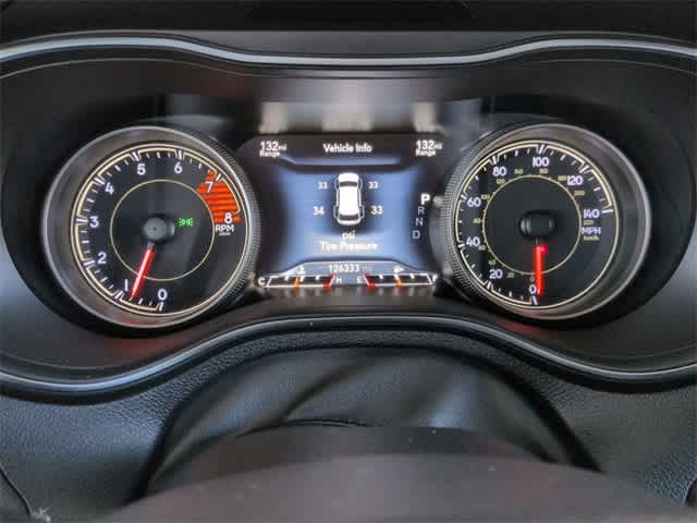 Thumbnail: 2019 Jeep Cherokee - 35