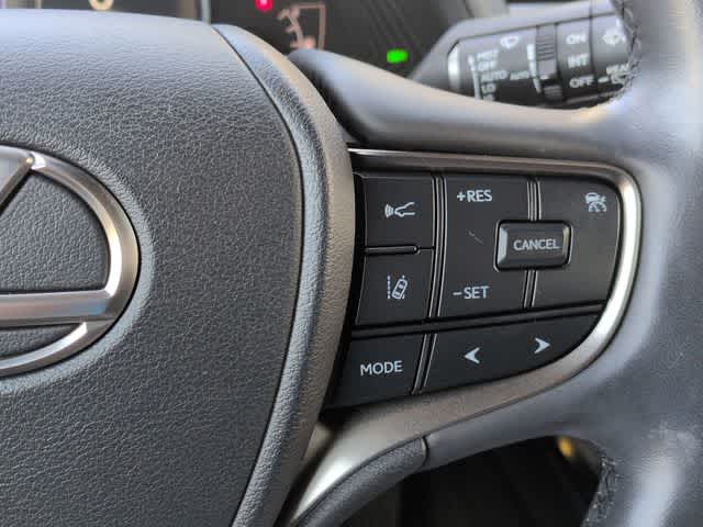 Thumbnail: 2023 Lexus UX - 27