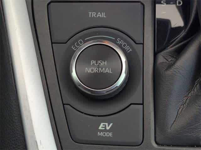 Thumbnail: 2021 Toyota RAV4 - 40