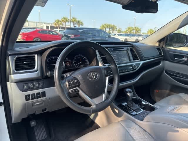 Thumbnail: 2016 Toyota Highlander - 6