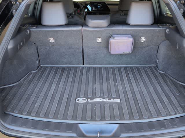 Thumbnail: 2023 Lexus UX - 36