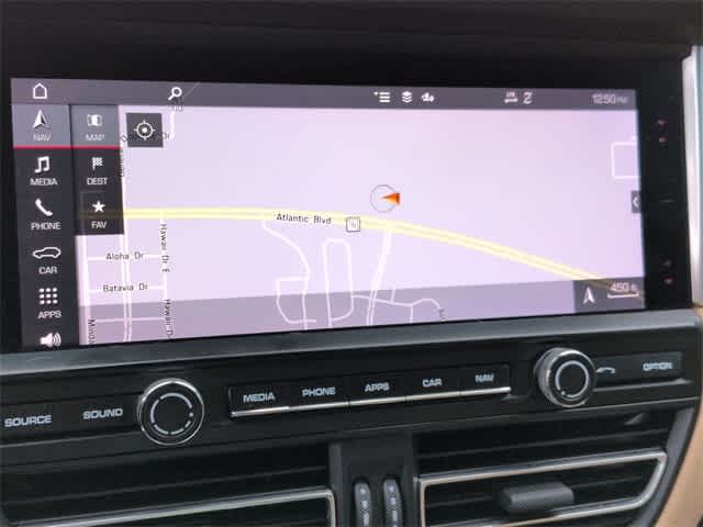 Thumbnail: 2021 Porsche Macan - 30