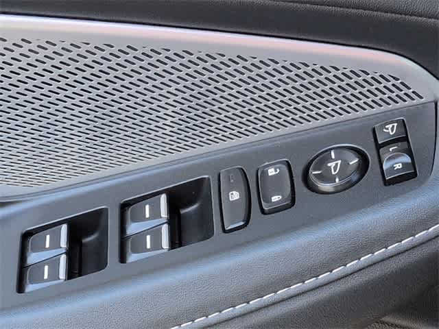 Thumbnail: 2022 Acura MDX - 43