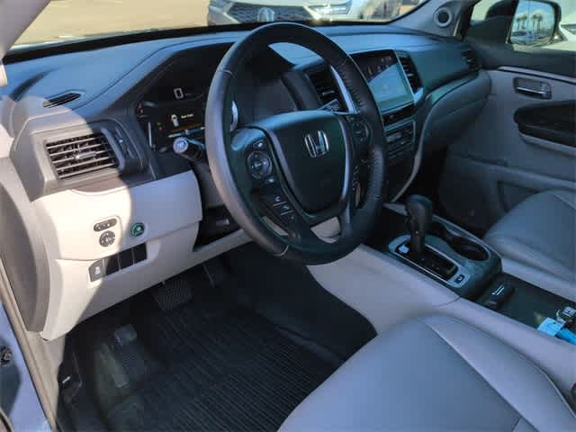 Thumbnail: 2017 Honda Pilot - 10